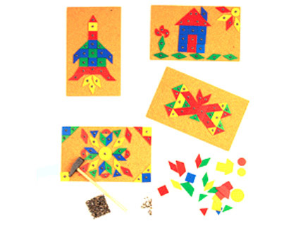 JEU CONSTRUCTION MARTEAU  CLOUER EN BOIS FORMES GOMTRIQUES PLAQUE LIGE 4 MODLES