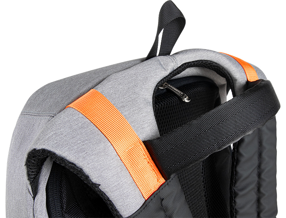 SACOCHE Q-CONNECT ORDINATEUR PORTABLE 18 POUCES POLYESTER  ETANCHE DIM. 460X170X310MM    COLORIS NOIR/GRIS