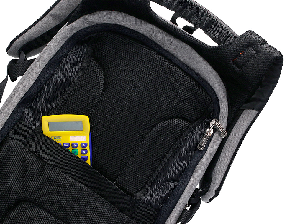 SACOCHE Q-CONNECT ORDINATEUR PORTABLE 18 POUCES POLYESTER  ETANCHE DIM. 460X170X310MM    COLORIS NOIR/GRIS