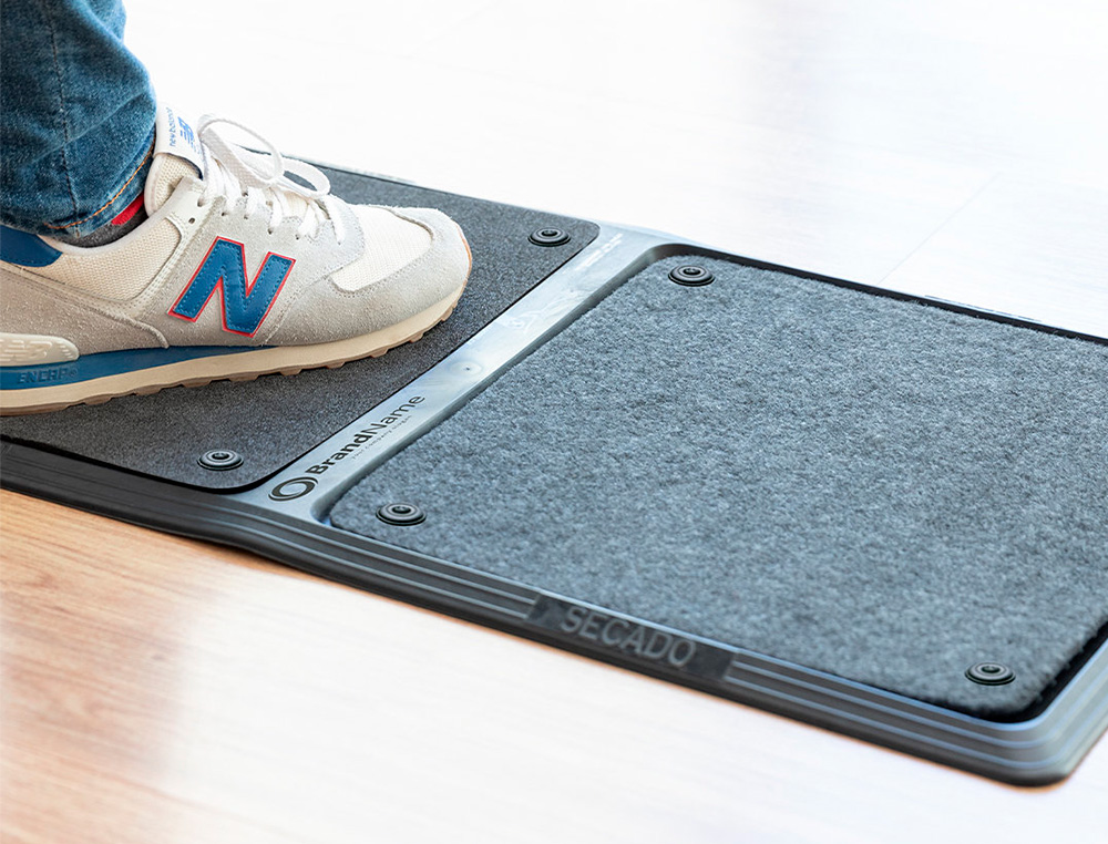 TAPIS DESINFECTANT Q-CONNECT 2 EN 1 PVC ANTIDERAPANT DEUX  ZONES SEPAREES                DESINFECTION/SECHAGE 80X40CM