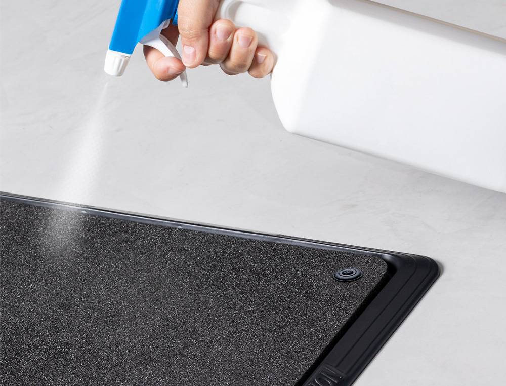 TAPIS DESINFECTANT Q-CONNECT 2 EN 1 PVC ANTIDERAPANT DEUX  ZONES SEPAREES                DESINFECTION/SECHAGE 80X40CM