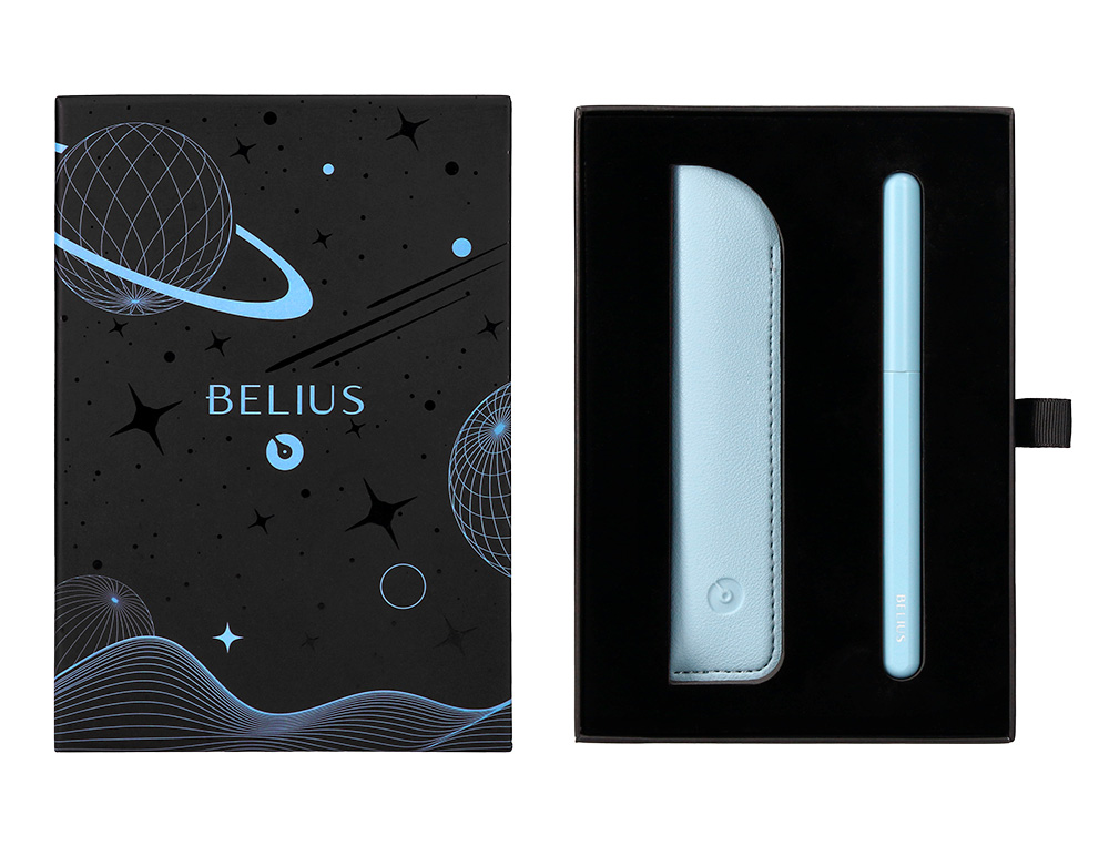 ROLLER ET ETUI EN SIMILI CUIR BELIUS SPACE B MONOCHROME SANS AGRAFE ENCRE NOIRE COLORIS BLEU DANS COFFRET CADEAU