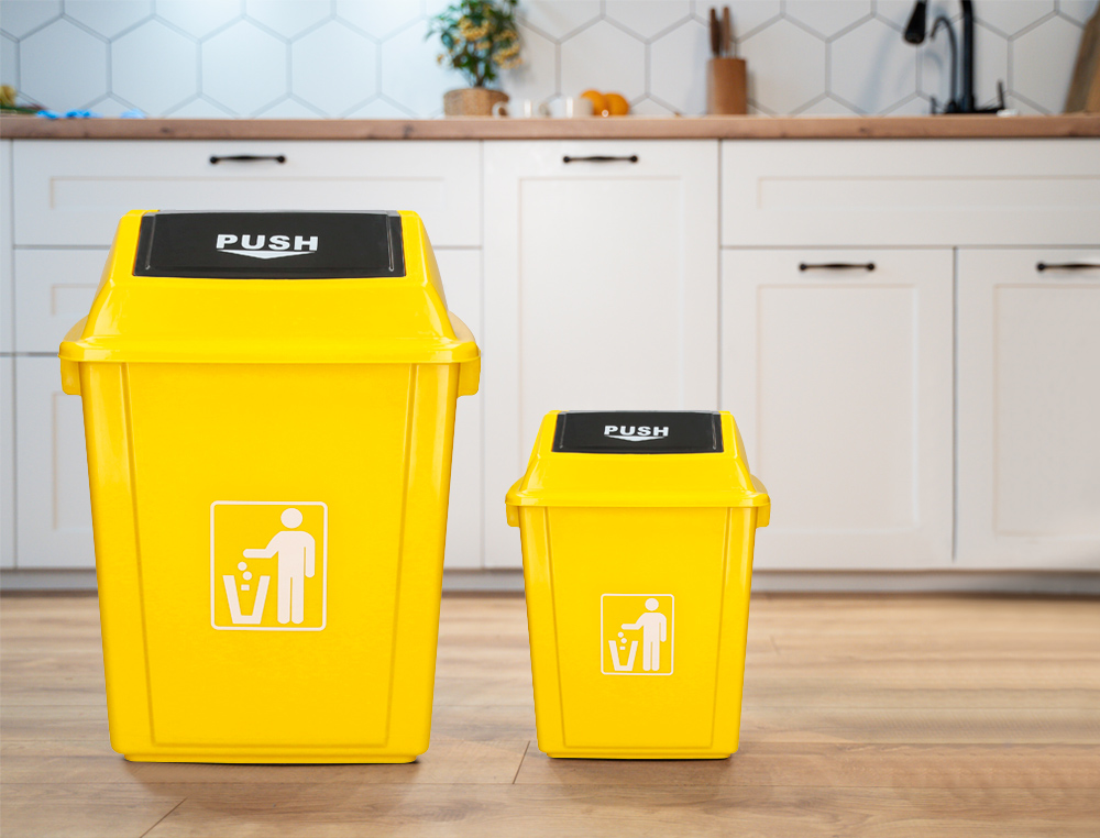 POUBELLE Q-CONNECT PLASTIQUE COUVERCLE BASCULANT 58L       470X330X760MM COLORIS JAUNE