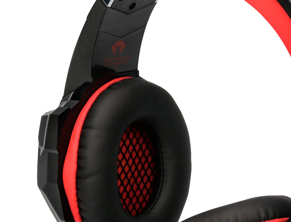 CASQUE Q-CONNECT GAMING FILAIRE AVEC MICROPHONE       AJUSTABLE ET LUMIERE LED      COLORIS NOIR