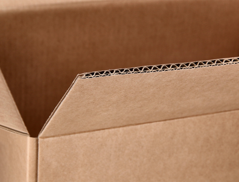 CAISSE AMERICAINE Q-CONNECT AVEC POIGNEES CARTON RECYCLE  CANNELURE 5MM 600X400X290MM   COLORIS KRAFT