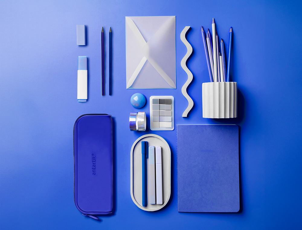 FOURRE-TOUT ANTARTIK RECTANGULAIRE 1 COMPARTIMENT EN SILICONE MODELE PRISMA 185X50X75MM COLORIS BLEU
