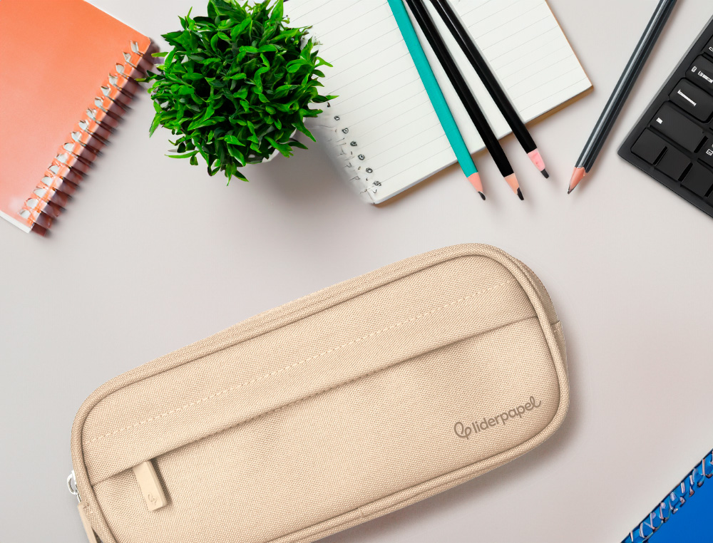 FOURRE-TOUT LIDERPAPEL RECTANGULAIRE COINS ARRONDIS  1 COMPARTIMENT AVEC POCHE     AVANT 21X9CM COLORIS BEIGE