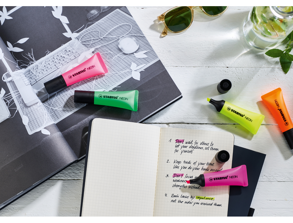 SURLIGNEUR STABILO NÉON FLUORESCENCE INTENSE SÈCHE APRÈS 4H TUBE GLOSS COLORIS JAUNE