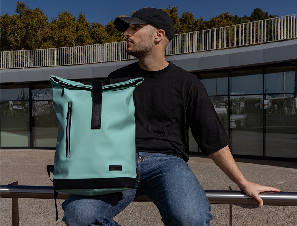 SAC A DOS ANTARTIK ROLL UP WATERPROOF 480X130X280MM      COLORIS TURQUOISE