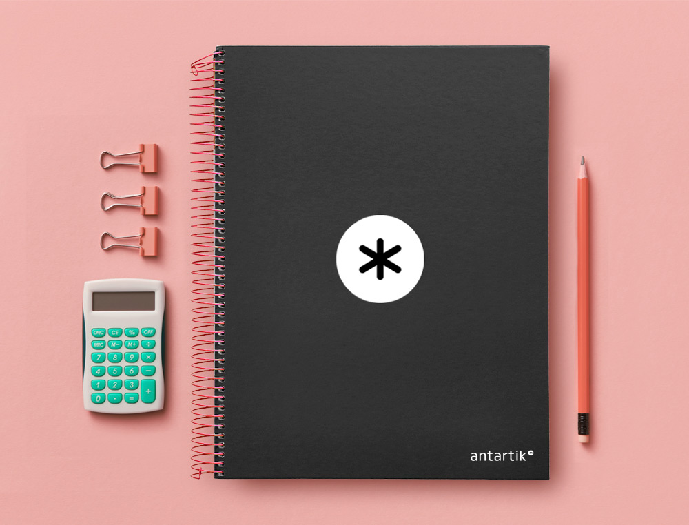 CAHIER SPIRALE ANTARTIK A4 240P 90G COUVERTURE REMBORDEE QUADRILLAGE 5MM 4 TROUS       COIL-LOCK COLORIS NOIR