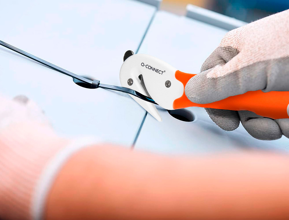 CUTTER DE SECURITE SX782N-1 Q-CONNECT EN PLASTIQUE AVEC ERGOT EN METAL LAME FIXE PROTEGEE EN ACIER INOXYDABLE